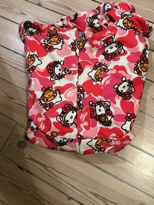 Bape hello Kitty hoodie - Skriv om ni har några frågor