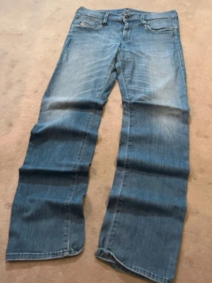 Diesel jeans  - Superfina raka diesel jeans! W31 L32, men skulle säga att de passar storlek 38💕
