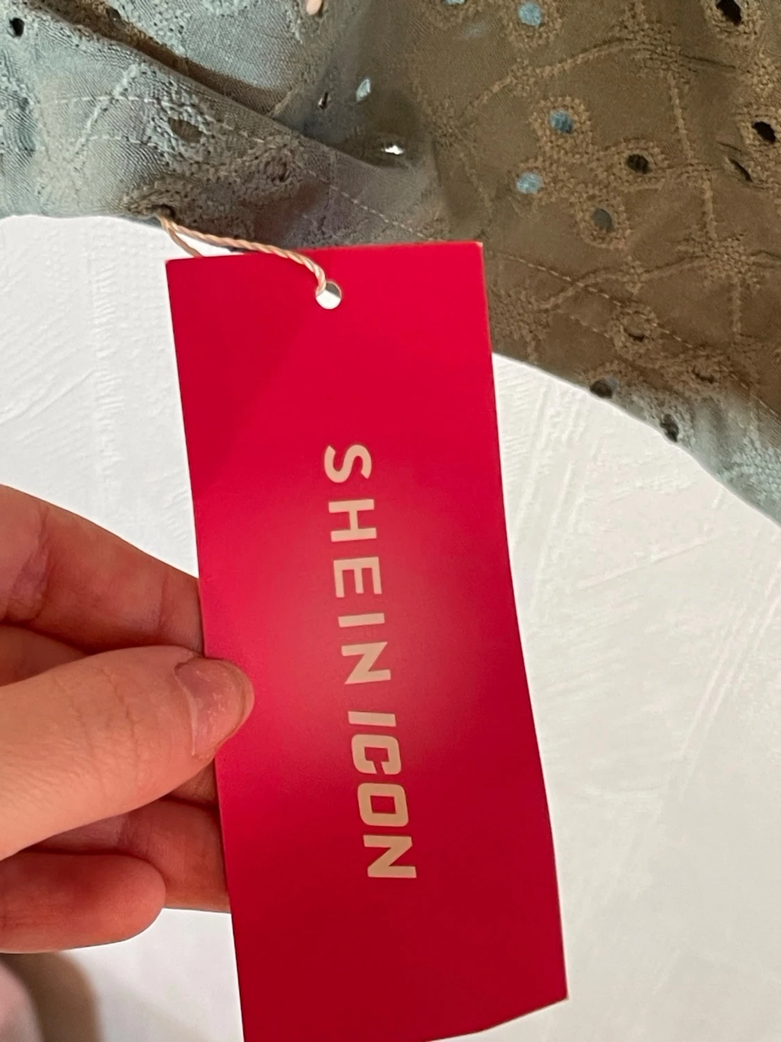 Grön broderad blus med öppen rygg - 3