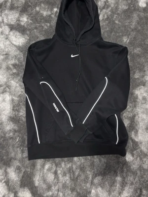 Nike Nocta Hoodie - Nike nocta hoodie, svart. Storlek S men kan kännas stor