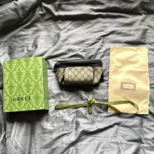 GG magväska - En snygg väska med topp kvalité box och dustbag ingår, skriv för flera bilder eller annat! Fraktar snabbt efter köp 🚚 pris utan box:1000