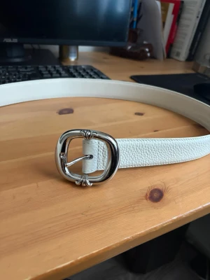 chrome hearts bälte  - Helt ny. Pris kan diskuteras och skicka snabbt det dagen. 
