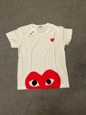 Comme des Garçons t shirt - Helt ny