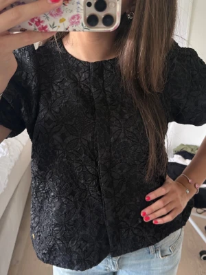 Blus - Från Pernilla Wahlgrens kollektion!!