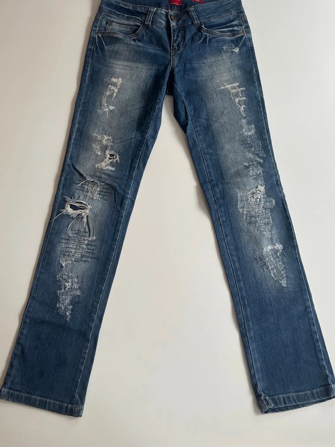 Blå slitna jeans med raka ben - 1