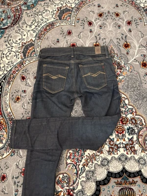 Replay jeans - Säljer helt nya replay jeans utan tagg. W27 L30. Slim fit. Materialet är väldigt skönt. 