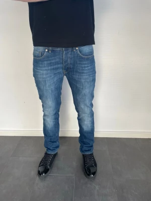 Acne studios jeans  - Acne studios jeans herr| pris:499kr| storlek:33/32| skick:9,8/10| hör av dig vid minsta lilla fundering eller fråga| 