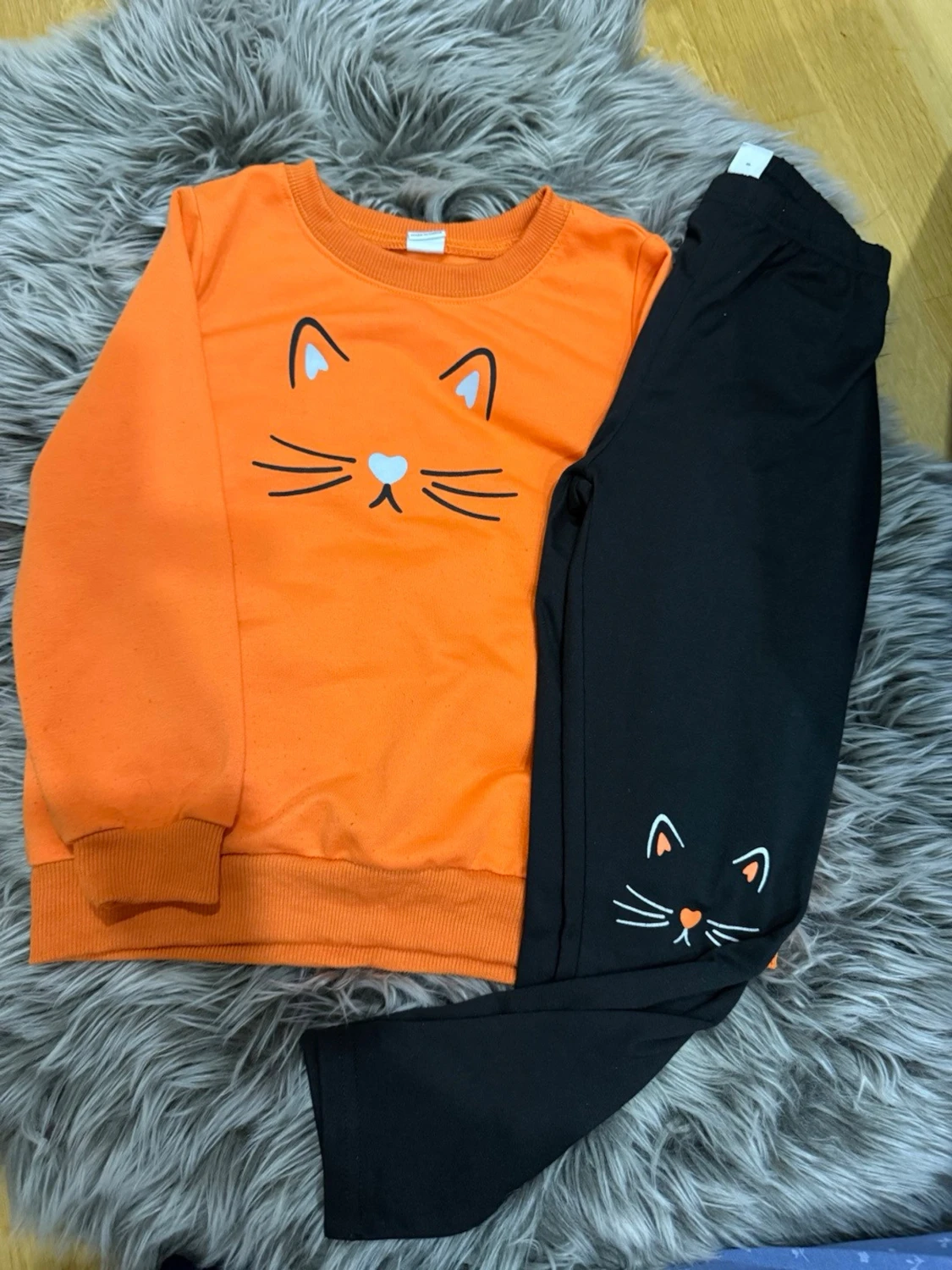 Orange och svart kattset - 2