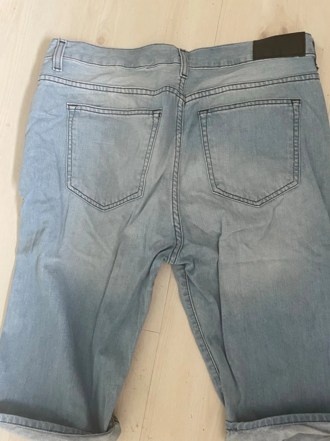 Dressman Ljusblå jeansshorts med uppvik - 1