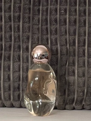Kylie jenner cosmic  - Kylie jenner cosmetics  cosmic  edp. 50ml.  Se bilder för noter och mängd kvar samt batchkod 