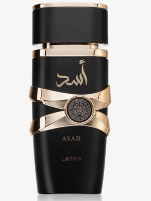 Lattafa Asad parfym svart/guld - Lattafa Asad parfym i en elegant svart flaska med gulddetaljer och arabiska tecken. Flaskan har en unik design med guldfärgade band och ett dekorativt emblem i mitten. Perfekt för dig som gillar exklusiva och stilrena dofter.