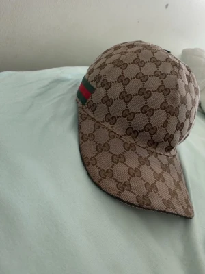 Keps - Söker byten och det går att köpa, priset kan diskuteras. Kom privat för bilder.