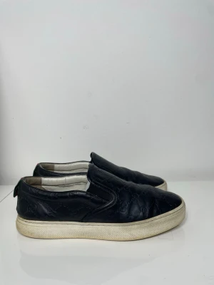 Gucci Slip Ons - Säljer nu dessa Gucci Slip Ons, skriv för fler bilder/frågor🙌🏼