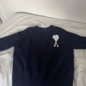 Ami Paris tröja - Stickad tröja, använd ett fåtal gånger 