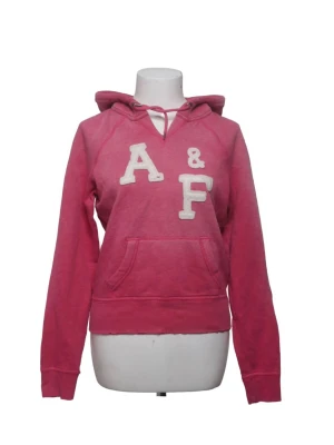  Abercrombie & Fitch hoodie - köpt på sellpy, den har slitage vet dock inte om det är designen eller gjort i efterhand. den är i M men är väldigt kort.🥰❤️