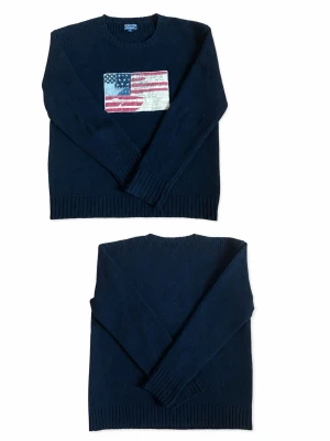Stickad Vintage Ralph Lauren tröja - Säljer nu min extremt snygga stickade Ralph Lauren denim & supply tröja, den är väldigt stilren och passar till allt. Det är storlek M och den är i toppen skick🤝