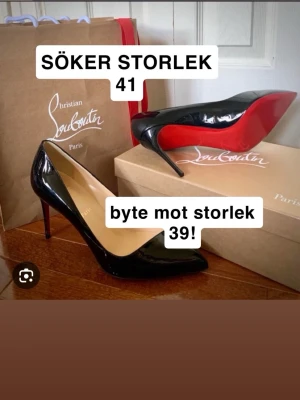 söker svarta pumps louboutin storlek 41 - söker storlek 41 i byte mot 39 kan lägga några hundra emellan!! kan även sälja 3000