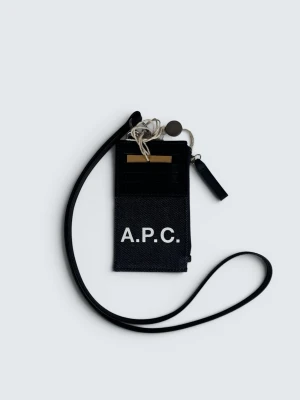 A.P.C. Plånbok - Skick: 10/10. | Ingår: Allt OG. | Nypris: +- 2000 SEK. | Riktigt snygg och praktisk!