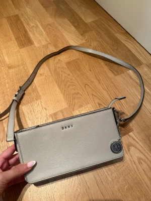 DKNY väska  - Jätte fin väska 