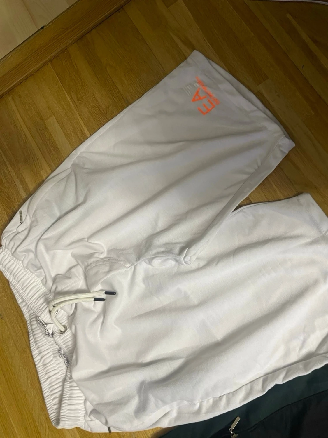 EA7 vita och svarta shorts - 4
