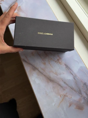 Kartong tomm Dolce Gabbana  - Fin kartong för glasögon Dolce Gabbana liten svart 