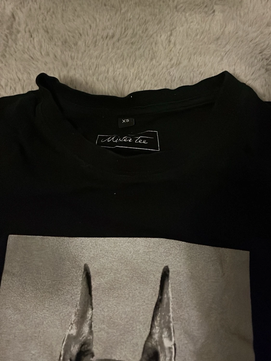 Svart t-shirt med bild på - 3