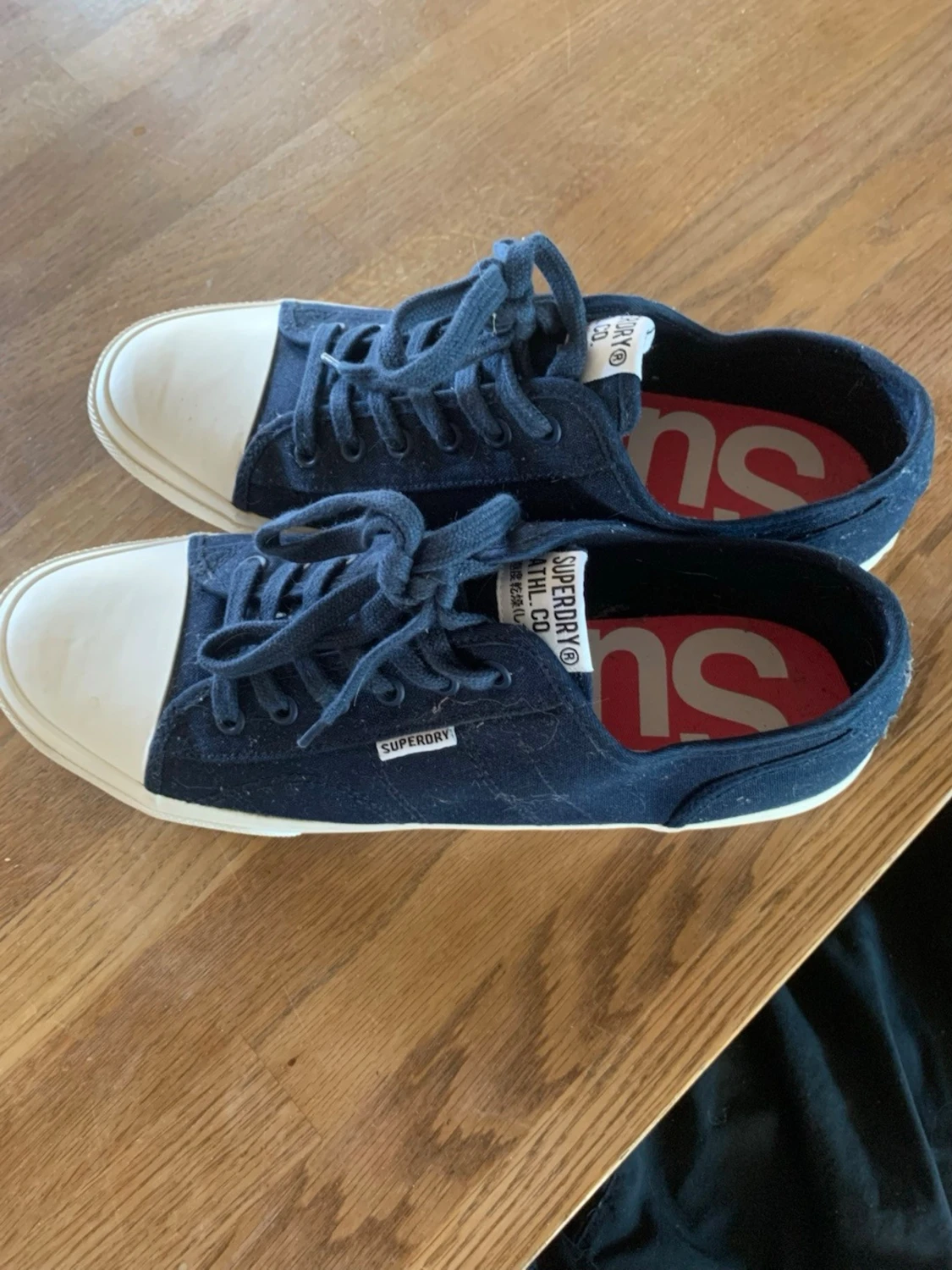 Mörkblå Superdry canvas sneakers - 1