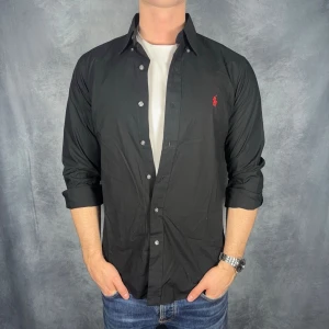 Ralph lauren skjorta - Storlek: S || Skick: Mycket bra || Nypris: Ca 1500kr || Följ för liknande produkter 🍾🌊