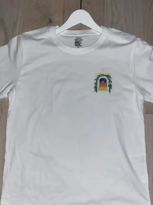 Casablanca T-shirt - Väldigt fet casa blanca tröja perfekt för sommaren! ☀️ 🌊 För ett mycket lägre pris än på casa blancas hemsida!