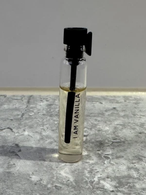 I am vanilla - Essnce - I am vanilla - Essnce, köpt nyligen och är provad. Mängd syns på bild 🍰