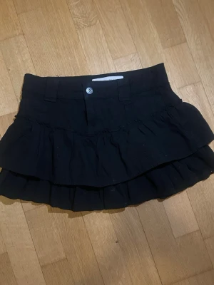 Low waist svart kjol  - Jättefin low waist kjol🥰🥰