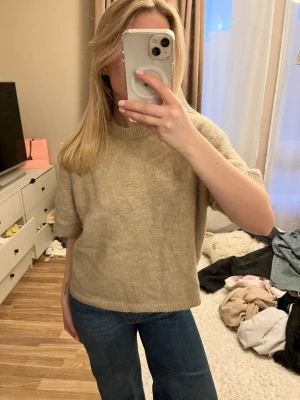 Stickad tröja  - Snygg stickad tröja från gina