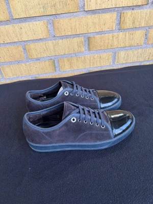 Lanvins glans - Väldigt bra skick, som nya. Storlek 41,5 men passar även 42. Självklart äkta men box följer ej med. Hör av dig vid frågor🤝