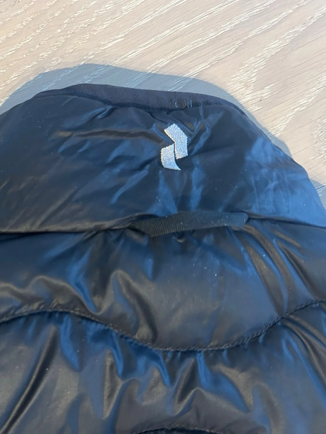 Svart dunväst från Peak Performance - 4