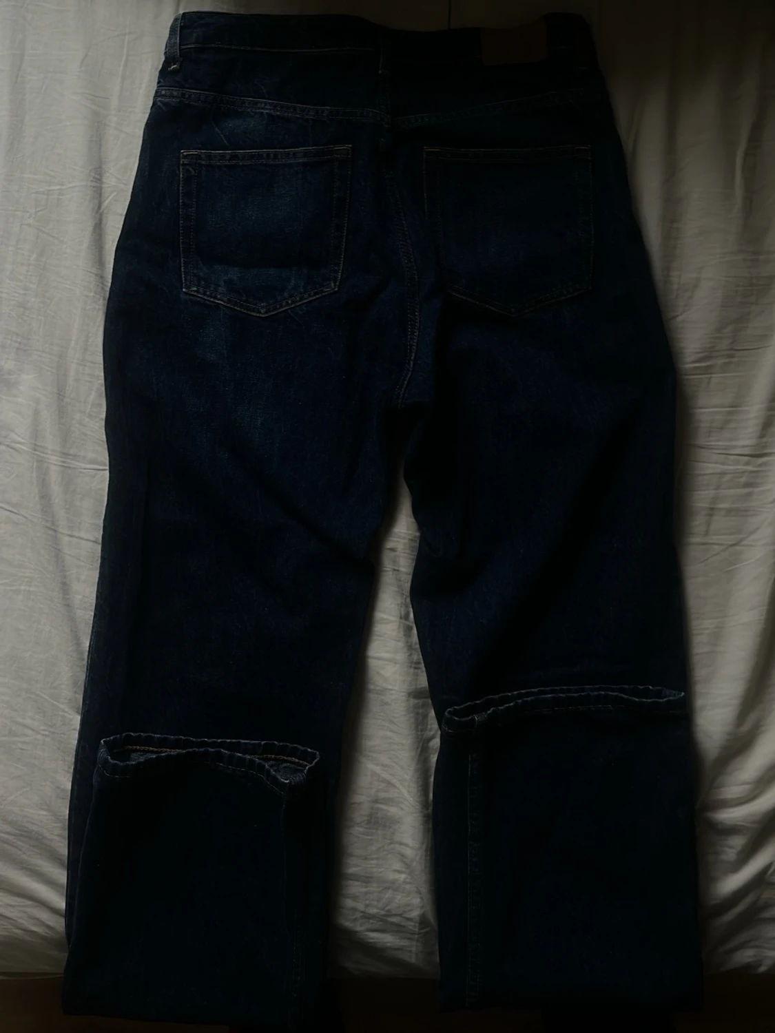 Mörkblå raka jeans från Weekday - 1