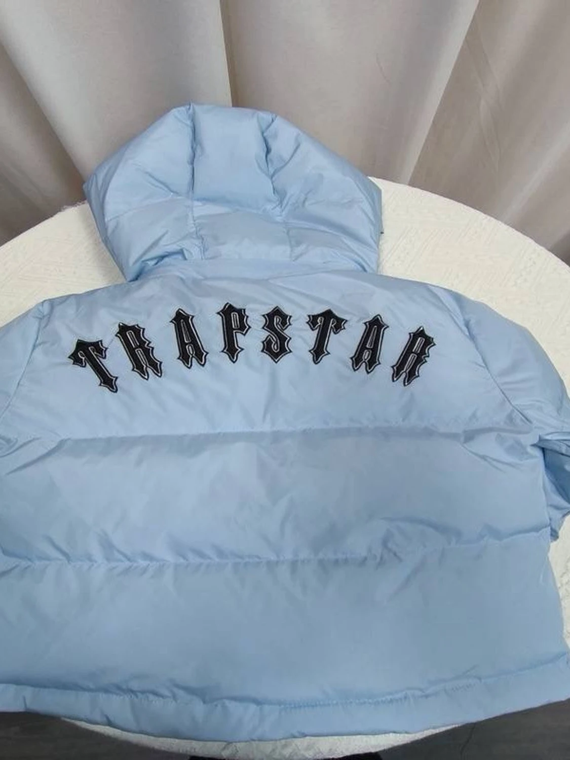 Ljusblå pufferjacka från Trapstar