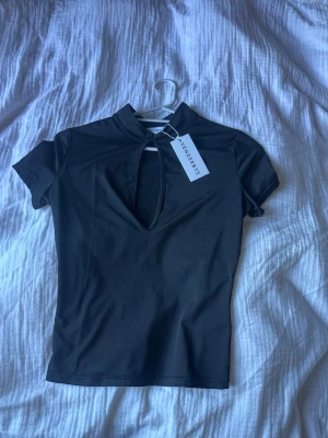 Venderbys topp - Superfin topp från Venderbys i XS/S, prislapp finns kvar🩷 Säljer en likadan vinröd