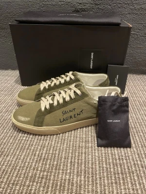 Saint Laurent skor (nya) - Super rare ysl skor i nyskick. Size 41 passar 42. Hör av dig vid frågor, begränsat antal boxar och dustbags