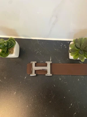 Brunt bälte  - Snyggt brunt skärp från Zara 