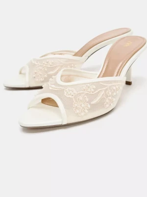 Söker!! Vita broderade mesh-pumps zara - Söker!!