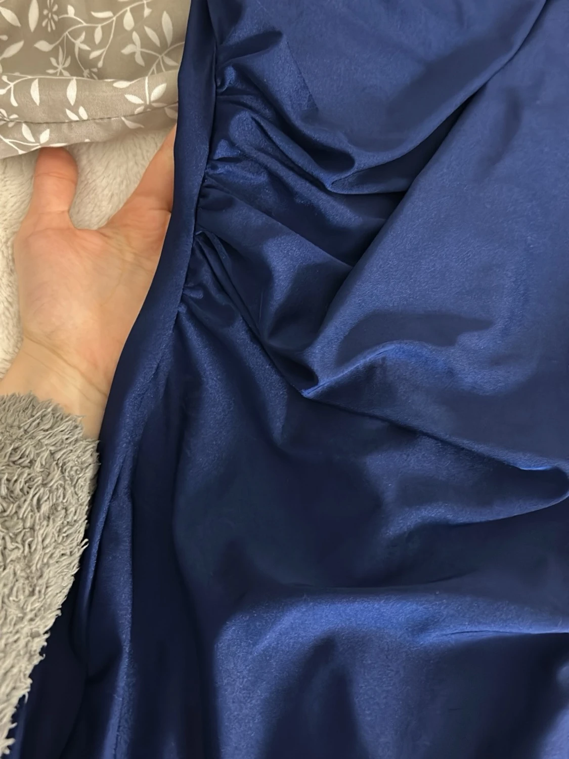 Marinblå axelbandslös klänning - 1