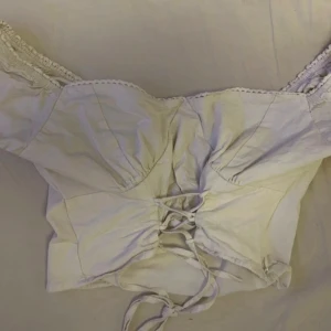 Vit topp - Vit topp från NA-KD kollektion ”Misslisibell” 