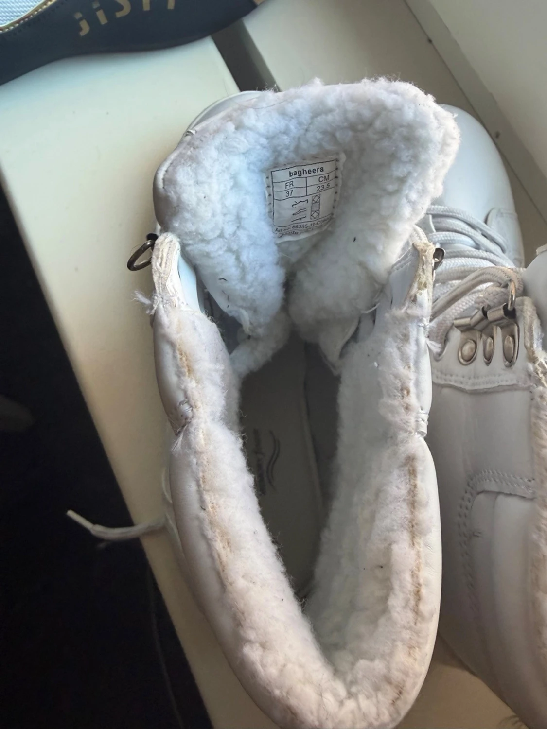Vita fodrade kängor från Bagheera - 1