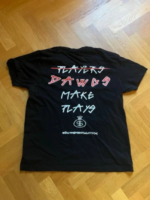 Tshirt med tryck - Tshirt med tryck från dawgmentalityco, 100% bomull