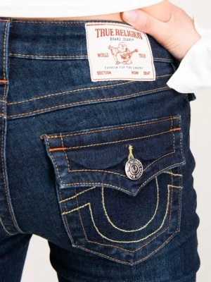 True Religion jeans Becca - INTRESSEKOLL på dessa fina jeans i 25! Använda några enstaka gånger och inga tydliga tecken på! Kan tänka mig att byta mot ett bra liknande i joey i 24 eller 25💕
