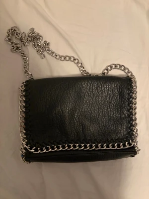 Väska från Tiamo! - Super söt väska från tiamo knappt använd! Köpt för 550kr! 