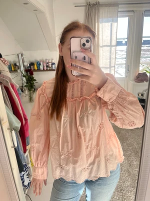 Ljusrosa blus - Söt ljusrosa blus från Lindex 