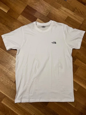 The north face - The north face T-shirt storlek L/M 100% cotton