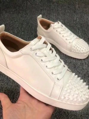 Louboutin med nitar - z