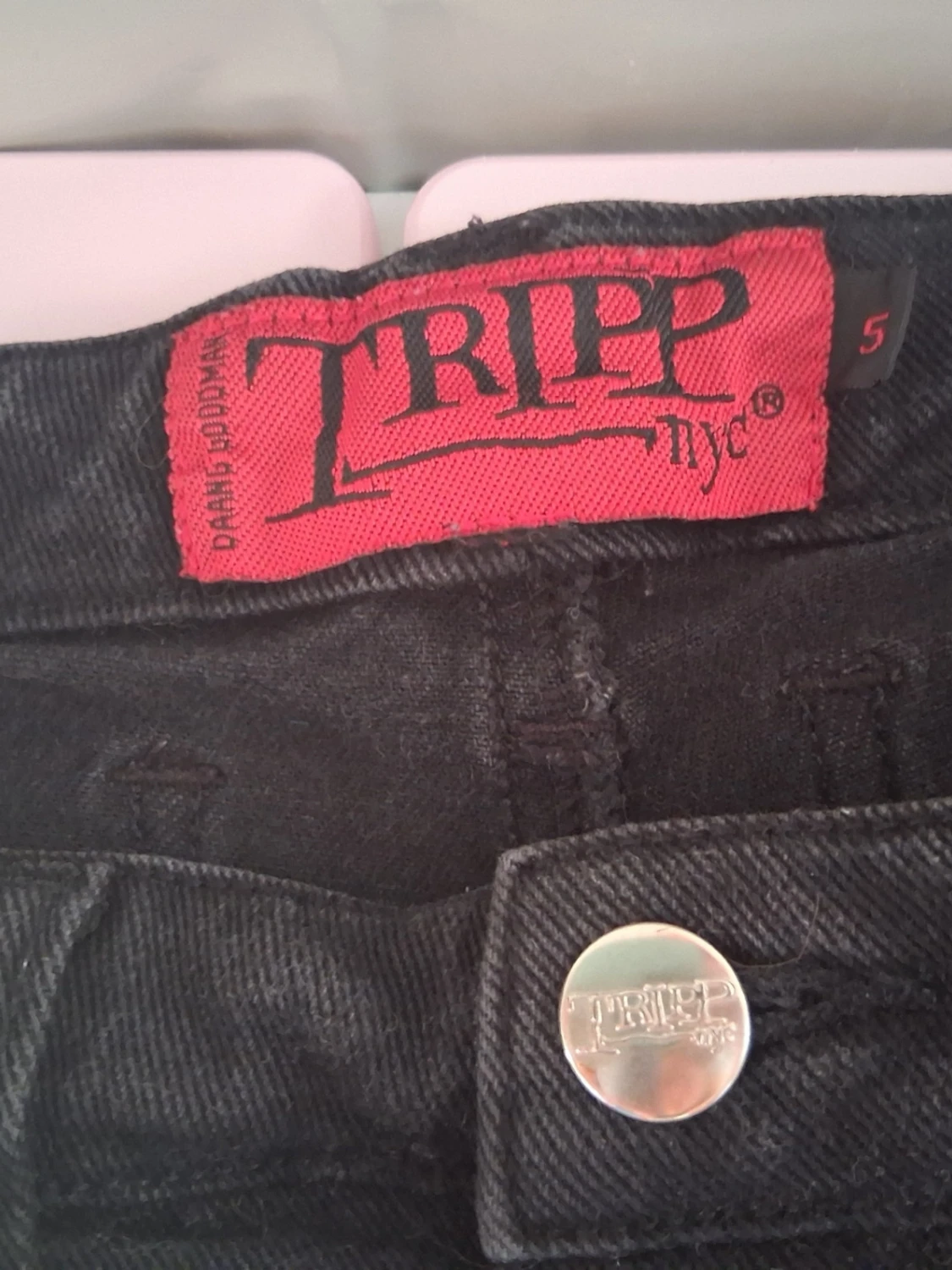 Svarta jeans med dragkedjor från Tripp NYC - 1